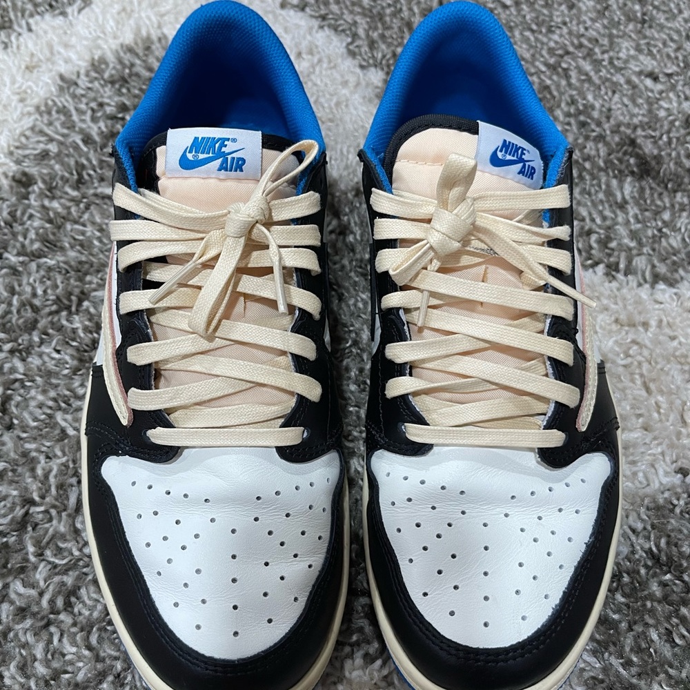 Travis Scott x Fragment Designs Jordan 1 low Size 10
